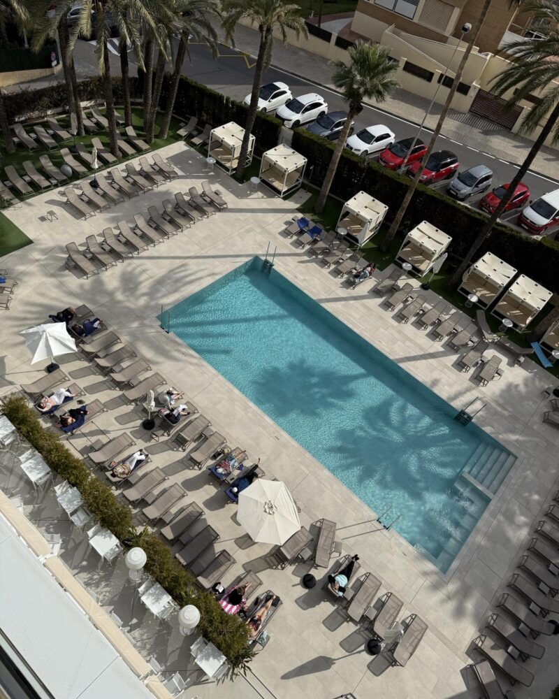 Basen hotelowy Port Alicante City and Beach